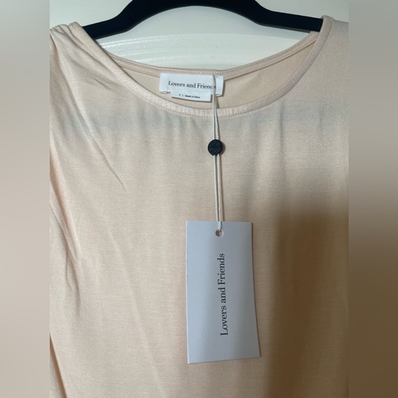 Lovers + Friends ruched tee top- size small - Picture 7 of 9